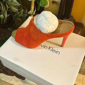 Calvin Klein Nariss kid suede deep coral size 7.5